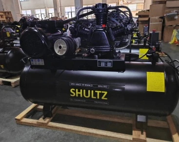 SHULTZ 산업용 공기 압축기는 나무 상자 포장으로 구동되는 전체 컨테이너 로드로 남미로 배송됩니다.
